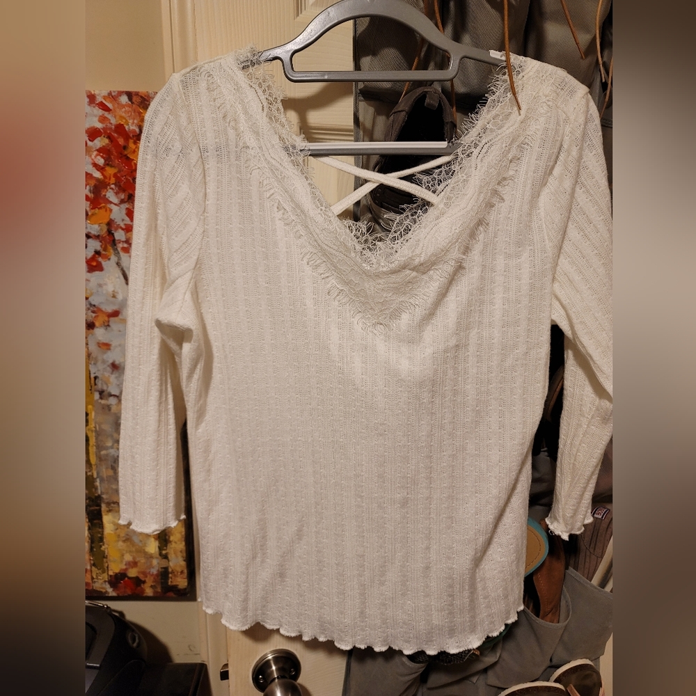 NO Boundaries Size 19 junior's white and lace sweater